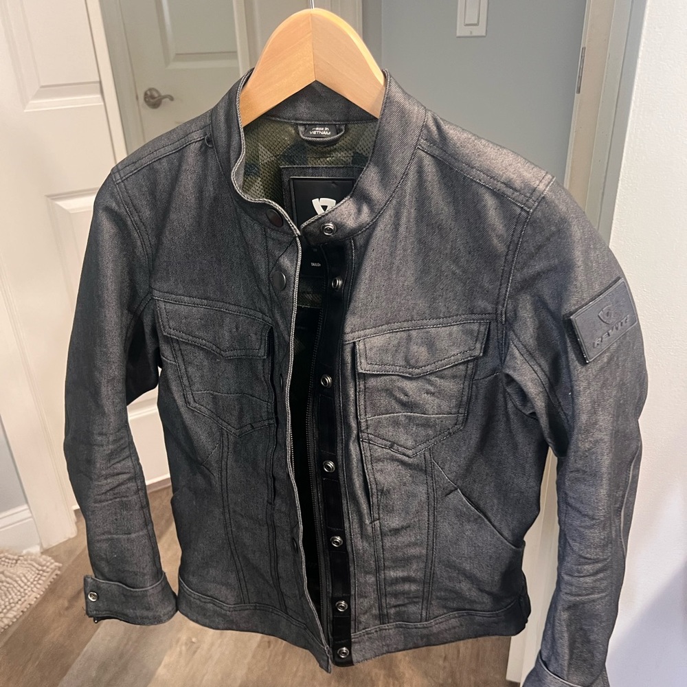 Rev’It women’s Logan riding shirt jacket.  Great for spring/summer riding.